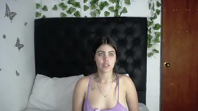 Snapshot of isabel_09 chatting on 04-18-26, 07:18 isabel 09 online show from 04-18-26, 07:18