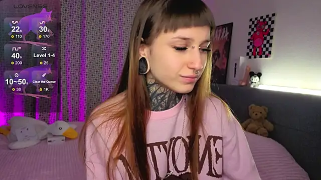 LilithPoison online show from 11-19-25, 06:08