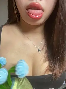 Snapshot of Rose-babyx chatting on 04-12-26, 02:38 Rose-babyx online show from 04-12-26, 02:38