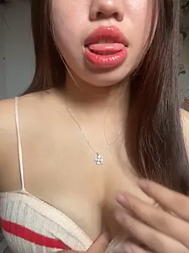 Snapshot of Rose-babyx chatting on 04-16-26, 02:01 Rose-babyx online show from 04-16-26, 02:01