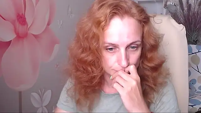 Snapshot of Venus_love1 chatting on 06-12-26, 04:39 Venus love1 online show from 06-12-26, 04:39
