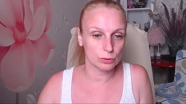 Snapshot of Venus_love1 chatting on 06-24-26, 05:34 Venus love1 online show from 06-24-26, 05:34