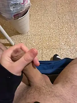 Snapshot of pierino666 chatting on 11-04-25, 09:36 pierino666 online show from 11-04-25, 09:36