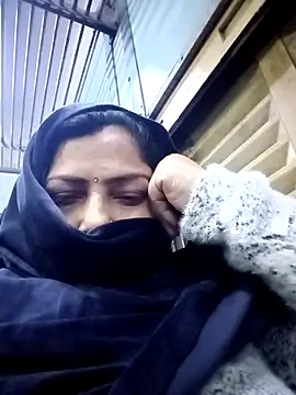 Love-890 online show from 11-22-25, 01:04