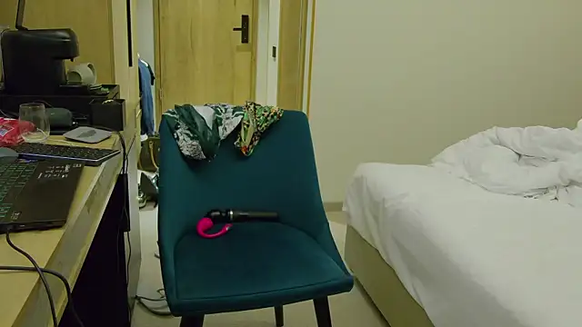 Snapshot of LustfulSin_ chatting on 11-01-25, 10:12 LustfulSin online show from 11-01-25, 10:12