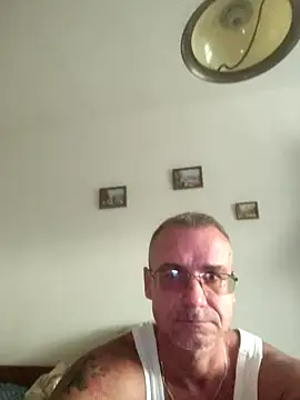 Snapshot of chcem1975 chatting on 09-14-25, 03:00 chcem1975 online show from 09-14-25, 03:00