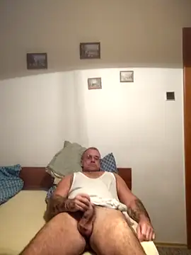 Snapshot of chcem1975 chatting on 09-16-25, 08:21 chcem1975 online show from 09-16-25, 08:21