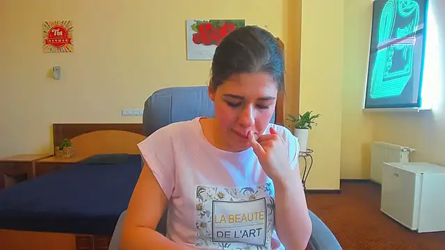 Joannia online show from 09-27-25, 07:13