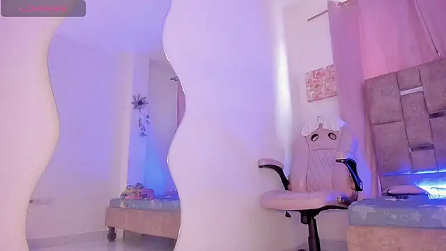 Mia royal online show from 02-14-26, 09:00