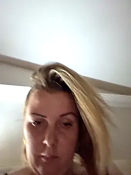 Piccolamonella29 online show from 11-22-25, 08:19