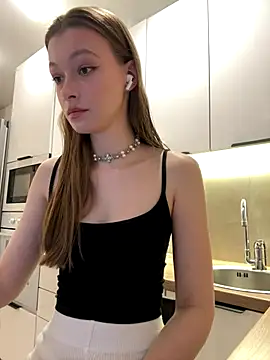 FriendlyFire 18 online show from 10-05-25, 07:12