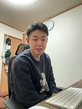 Snapshot of KAMESAN08 chatting on 05-05-26, 10:23 KAMESAN08 online show from 05-05-26, 10:23