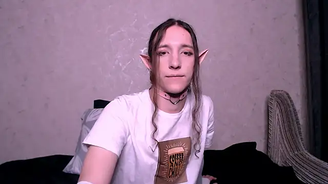 SilverMuse  online show from 10-23-25, 02:55