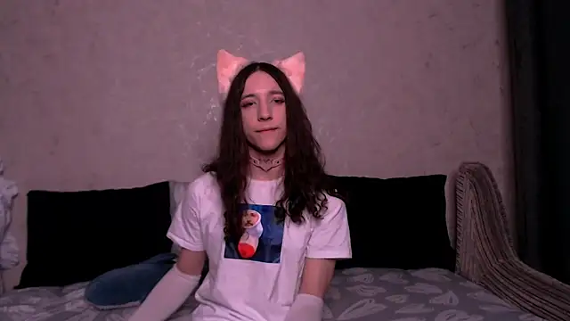 SilverMuse  online show from 11-06-25, 06:42