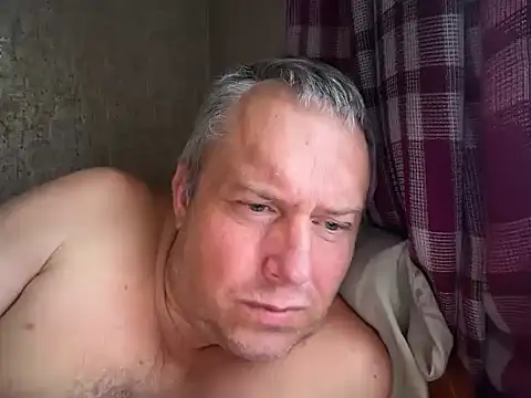 Snapshot of evulis1 chatting on 09-18-25, 12:40 evulis1 online show from 09-18-25, 12:40