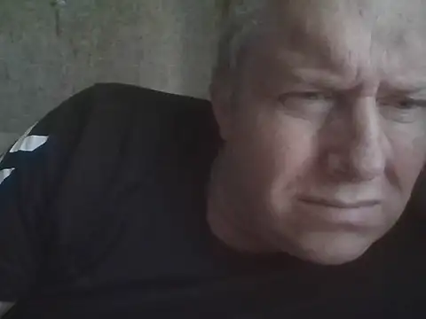 Snapshot of evulis1 chatting on 09-29-25, 01:05 evulis1 online show from 09-29-25, 01:05