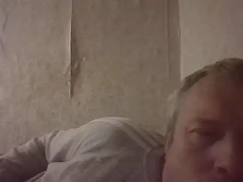 Snapshot of evulis1 chatting on 10-09-25, 06:28 evulis1 online show from 10-09-25, 06:28