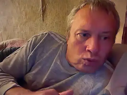 Snapshot of evulis1 chatting on 10-11-25, 09:35 evulis1 online show from 10-11-25, 09:35