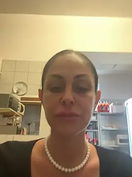 Snapshot of ainaht chatting on 02-11-26, 08:52 ainaht online show from 02-11-26, 08:52