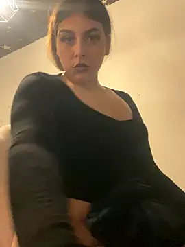 Snapshot of lolaadora chatting on 10-12-25, 11:04 lolaadora online show from 10-12-25, 11:04