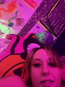 Snapshot of darnette_daisy chatting on 11-08-25, 07:08 darnette daisy online show from 11-08-25, 07:08