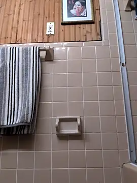 Clownboi17 online show from 10-29-25, 07:10