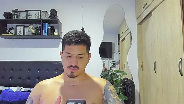 Arnolwilliams online show from 11-20-25, 01:17