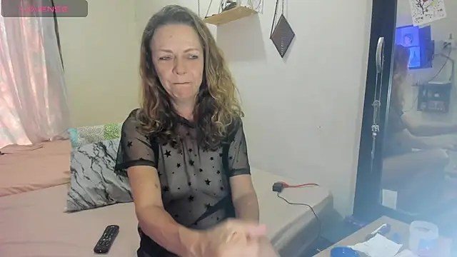 gloriablanco online show from 10-19-25, 02:40