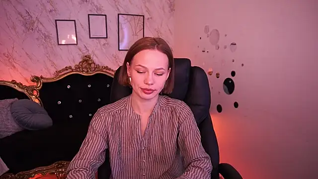 Snapshot of ShyySiren chatting on 04-19-26, 01:32 ShyySiren online show from 04-19-26, 01:32