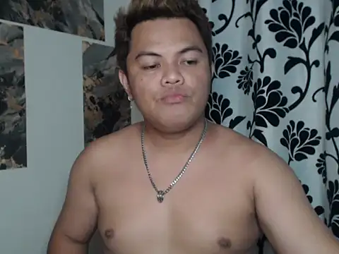 Snapshot of Gayasianzowe chatting on 09-16-25, 03:02 Gayasianzowe online show from 09-16-25, 03:02
