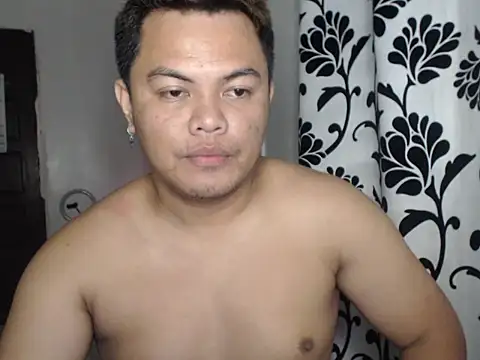 Snapshot of Gayasianzowe chatting on 10-08-25, 05:49 Gayasianzowe online show from 10-08-25, 05:49