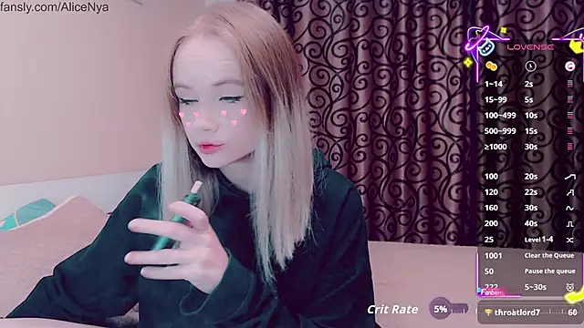 Snapshot of AliceNya_cute chatting on 10-24-25, 04:53 AliceNya cute online show from 10-24-25, 04:53