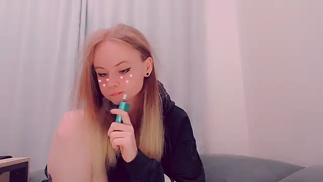 Snapshot of AliceNya_cute chatting on 06-25-26, 02:55 AliceNya cute online show from 06-25-26, 02:55