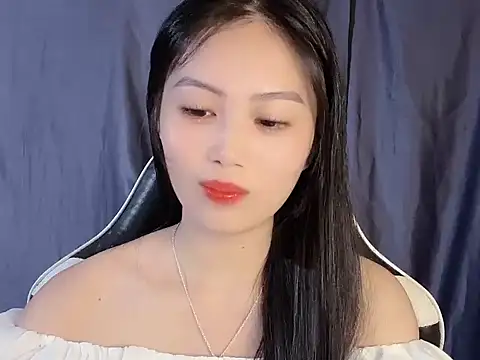 Snapshot of Lyly4757 chatting on 09-22-25, 02:41 Lyly4757 online show from 09-22-25, 02:41