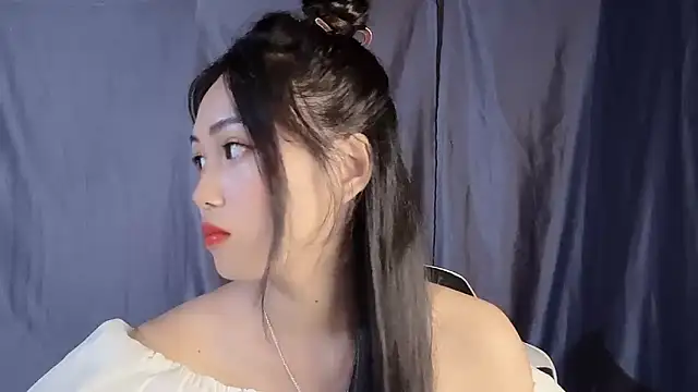 Snapshot of Lyly4757 chatting on 09-23-25, 04:59 Lyly4757 online show from 09-23-25, 04:59