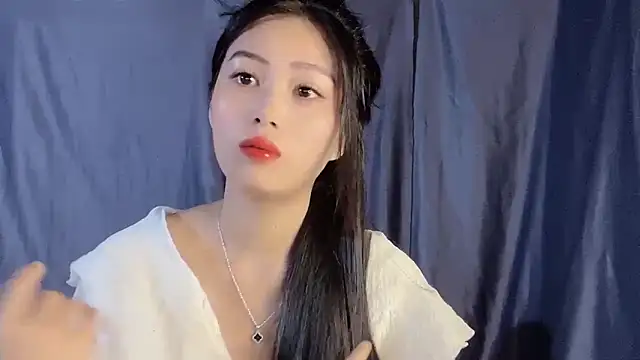 Snapshot of Lyly4757 chatting on 09-23-25, 10:57 Lyly4757 online show from 09-23-25, 10:57