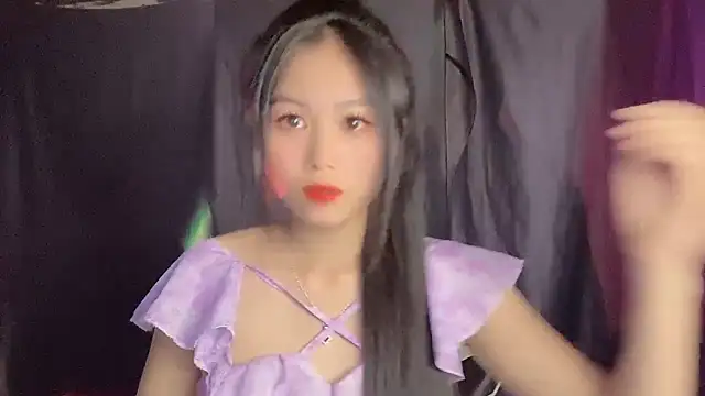 Snapshot of Lyly4757 chatting on 09-26-25, 02:54 Lyly4757 online show from 09-26-25, 02:54