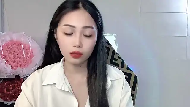 Snapshot of Lyly4757 chatting on 10-28-25, 09:35 Lyly4757 online show from 10-28-25, 09:35