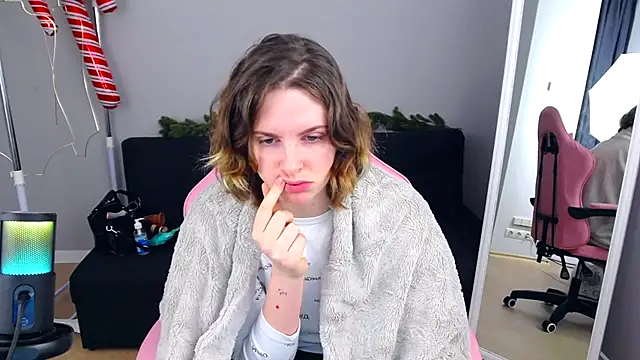 SabrinaRayX online show from 12-14-25, 07:47