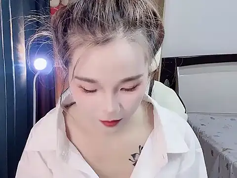 W-Sunflower online show from 10-31-25, 02:40