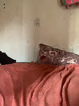 Snapshot of Milenvs chatting on 04-14-26, 01:39 Milenvs online show from 04-14-26, 01:39