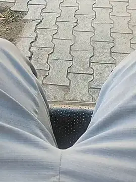 Snapshot of karandeep_Bhagat chatting on 10-12-25, 03:49 karandeep Bhagat online show from 10-12-25, 03:49