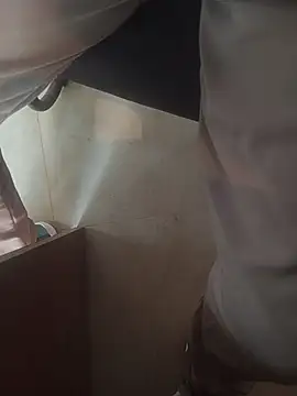 Snapshot of karandeep_Bhagat chatting on 10-18-25, 02:25 karandeep Bhagat online show from 10-18-25, 02:25