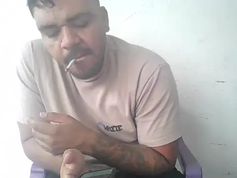 Snapshot of CaVaBxD chatting on 10-12-25, 10:14 CaVaBxD online show from 10-12-25, 10:14