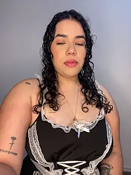 krisstenSantos online show from 11-18-25, 12:20