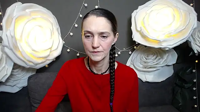 Snapshot of TayaFinch chatting on 11-17-25, 01:17 TayaFinch online show from 11-17-25, 01:17