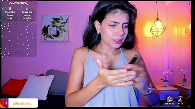 Snapshot of Abbiekinky chatting on 12-18-25, 01:50 Abbiekinky online show from 12-18-25, 01:50