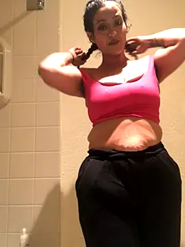 Snapshot of juiicy001 chatting on 11-10-25, 11:31 juiicy001 online show from 11-10-25, 11:31