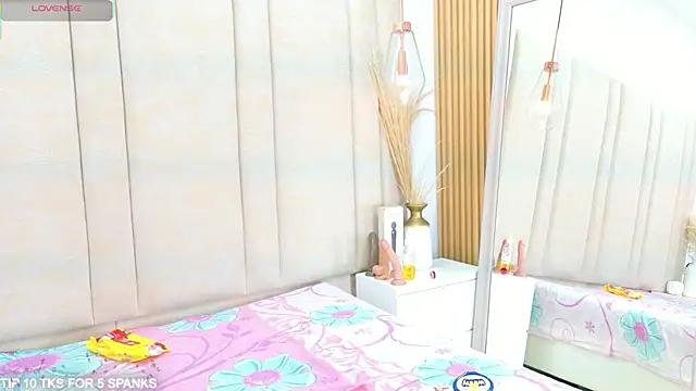 ChantalBlaiir online show from 12-22-25, 10:18