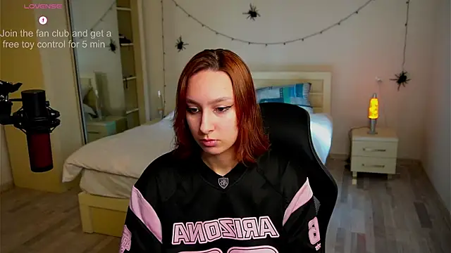 Snapshot of LilyannRosse chatting on 10-25-25, 07:05 LilyannRosse online show from 10-25-25, 07:05